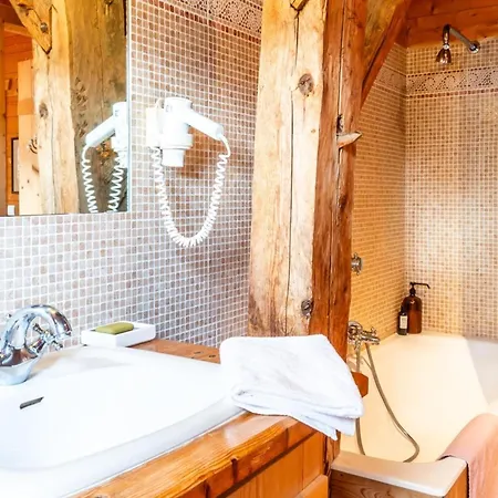 Chalet Slow De L'ourse - Charming Old Stunning View Sauna Pets Ok Serraval